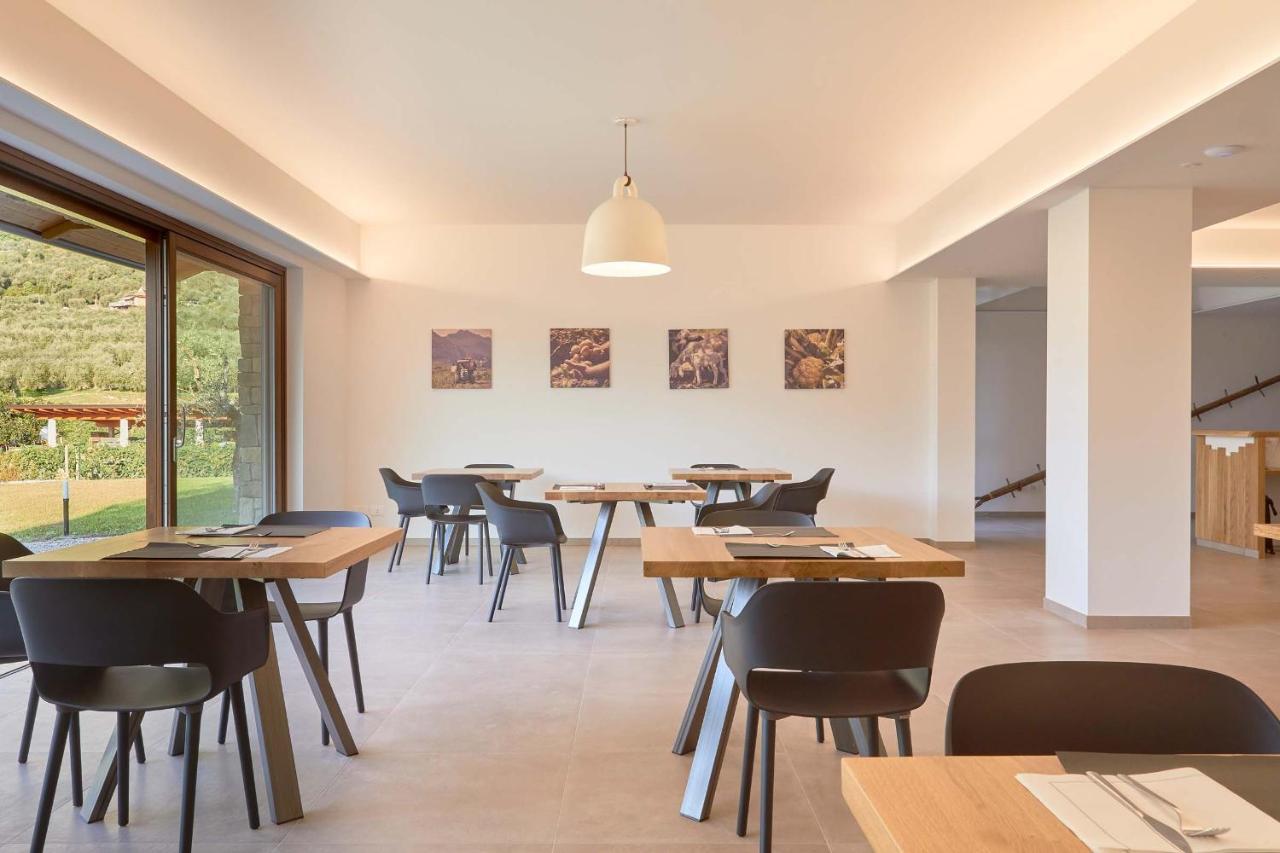 Agriturismo De Bas Riva del Garda Ngoại thất bức ảnh